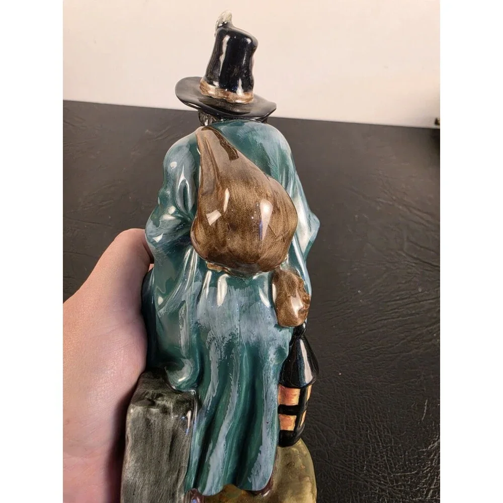 Vintage Royal Doulton HN 2103 